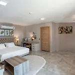 Vega Aparts Aparthotel