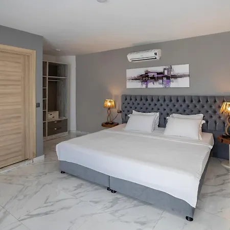Vega Aparts 3* غوموشْلوك