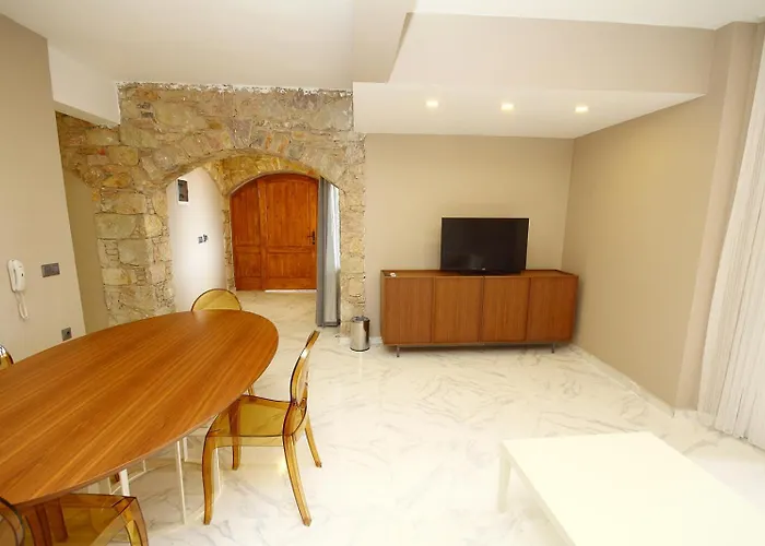 Vega Aparts 3* Gumusluk